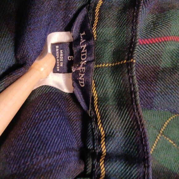 Old NAVY PLAIID size 6 Pleated Skirt School/ Preppy See Image For Slight Damage - Picture 9 of 12